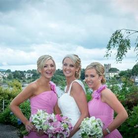 fwthumbmiranda and bridemaids with calla lily and rose bouquets.jpg